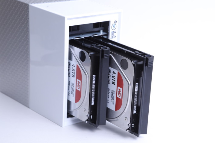 Duo 版配备 2 款 WD Red Hard Disk 行 RAID 1，当发生故章时，可用 WD Hard Disk 作更换。