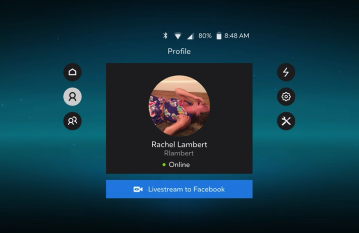按下下方的 Livestream to Facebook 按钮就可以将 VR 画面在 Facebook 上直播