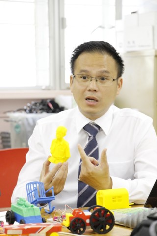 香港道教联合会圆玄学院第一中学简伟鸿助理校长。