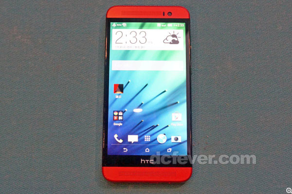 HTC One E8 设有 5 吋屏幕