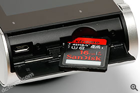 机身内置 16GB 空间，亦可采用 SD 卡作储存。