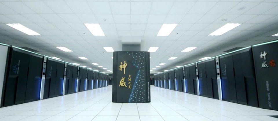 中国的神威太湖之光再度拿下500大超级电脑榜首。