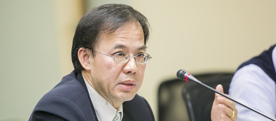 金管会证期局副局长张振山提出,未来会针对各金融机构每半年做资安稽查