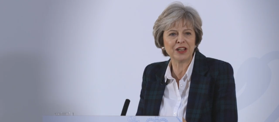 英国首相德雷莎梅伊终于松口谈脱欧,她透露没有灰色地带,将带领英国脱离欧洲单一市场,此话一出重击了英国金融产业。