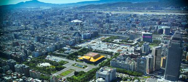 台北市资讯局计划在面积多达271平方公里的台北市,利用LoRa技术来布建通讯范围可涵盖全市区的IoT网络,而且不只是城市专用,更开放让想要开发IoT应用的新创或开发团队来申请利用。(图片来源/iThome)