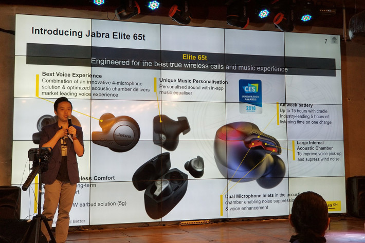 Elite 65t 植入了不少元素加强表现，如两边耳机均有两个麦克风，令用户在不同环境下都可有令人满意的降噪功能以及清晰的通话效果。