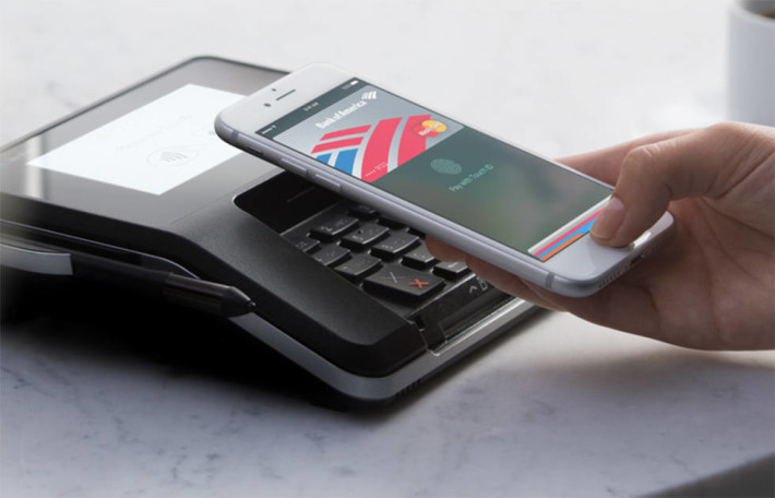 目前 iPhone NFC 的应用集中Apple Pay 支付功能。