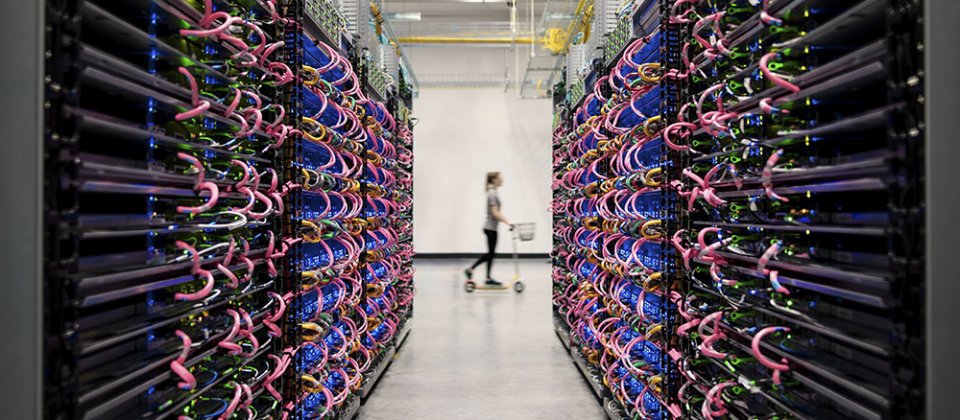 Google资料中心内部的TPU设备