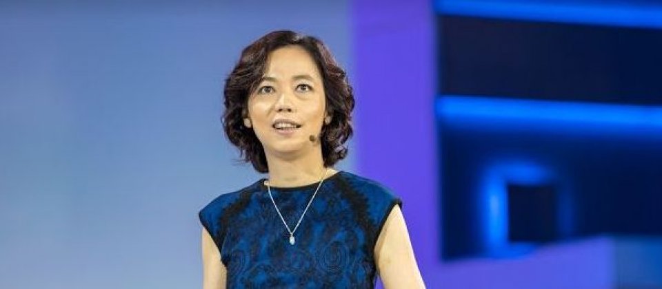 原Google Cloud AI负责人与首席科学家的李飞飞。