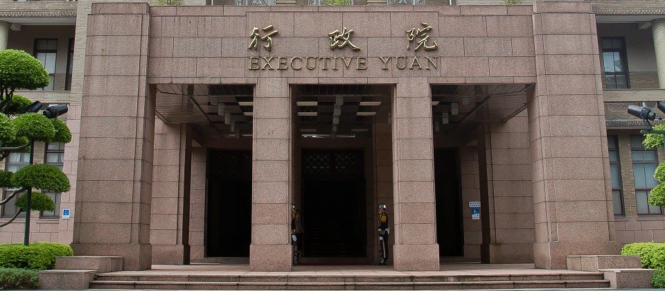 行政院资安处因应国安会的要求,最晚在一月底前,会公布“政府机关使用陆资产品的处理原则”,并于3月底前公布陆资产品管制清单。