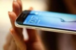 一块曲面屏成就两巨头“乡愁”：Samsung在这头，Apple在那头