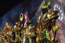 圣斗士星矢30周年！黄金圣衣今现身时代广场