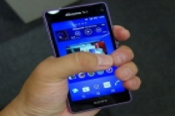专为小手掌设计 索尼Xperia A2小巧多彩