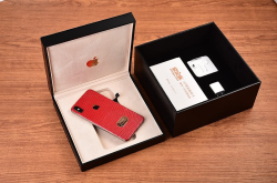 网曝：红色版iPhoneXS开箱 美到让人窒息