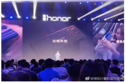 炫酷涂装加持荣耀Play幻夜黑酷玩版开箱图赏