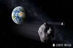 哈勃长时间曝光的星系团图像发现了22颗小行星