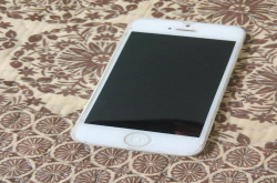 入手最短命iPhone 还不能用4G 居然花了300块