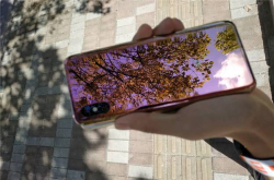 1399元 小米8青春版让渐变色变得接地气