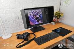 对专业摄影师来说 显示器比镜头更重要 BenQ明基SW240显示器开箱