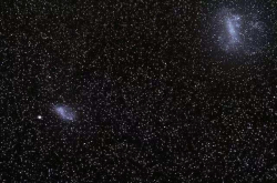 银河系附近上演一场星系大战 大麦哲伦星系正手撕同伴