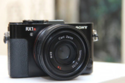 新RX1RII首设可调式低通滤光镜