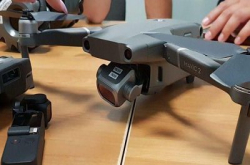 DJI Mavic 2 谍照流出，仿效 GoPro Karma 采用可拆式 Stabilizer 设计！
