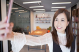 120&deg;超广角自拍合照无难度！ASUSZenFone4Selfie直播都可美颜