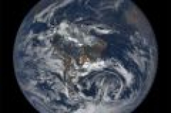 地球表面现数百次神秘闪光：或因大气冰晶