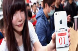 苹果iPhone 6/6 Plus电信绑约价格雷同，立委要公平会调查