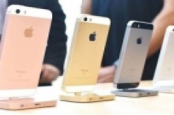 因为屏幕配件没到位 iPhone SE可享受以换代修的..