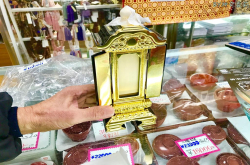 [面白日本]祖先越来越多小小佛坛放不下如何是好？