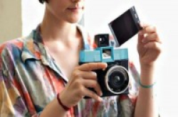LOMO推出DianaInstantSquare宝丽来相机