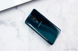 OPPOR17Pro渐变再升级：凝光绿配色登场