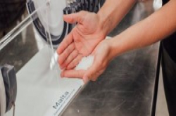 AlphabetX以盐巴储存再生能源的Malta专案独立，获盖兹、贝佐斯等投资
