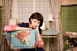 从国民妹妹到骁勇女战士 张艺上少女感爆棚英气十足