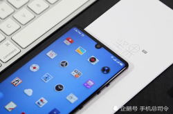 小米MIX2s和坚果R1定位三千元 OPPOR15和vivoX21被骂高价低配？