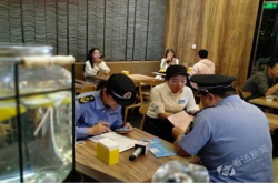 饮料制作人员无健康证或过期味多美德克士上黑榜