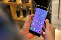绝对水桶机 无边框＋骁龙835＋8GB＋双摄＋QC4快充 仅2499