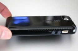 iPhone专用的Speck手机壳 可将手机音量提升1倍