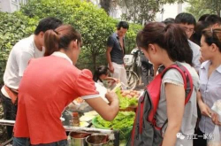 一个卖菜煎饼的年赚36万 住600万别墅 但你做不来