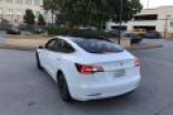 特斯拉Model 3量产实车曝光：续航350Km、15寸中控