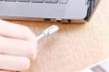 让新苹果MacBook用上MagSafe充电口 不怕扯线缆