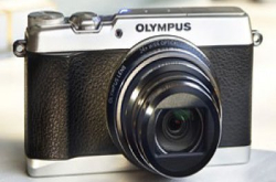 PEN机外表够杀食︰OlympusSTYLUSSH-1长炮DC五轴防震再进化