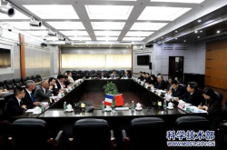 王志刚部长会见法国高等教育、研究与创新部部长维达尔