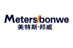他在服装业萧条的环境下 做出市值一千亿的公司
