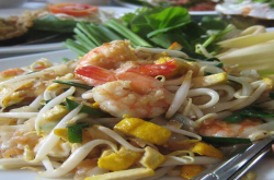 美食纠错！月亮虾饼源自台湾、泰国美食“金边粉”源自柬埔寨
