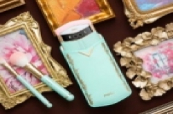 礼盒配件竟是高定化妆刷 最懂女生的美图手机发布大英博物馆限量版