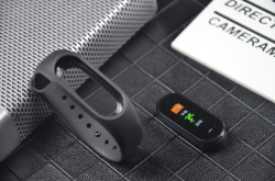 搭载AMOLED彩屏 NFC 来自小米有品的黑加手环评测