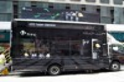 HTC“触动TouchDiamond立体世界”流动展览车
