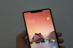 科客晚报：小米新机向iPhone X致敬，东航海航..